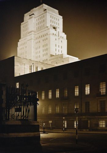 Senate House tower litSenateHouseNight.jpg