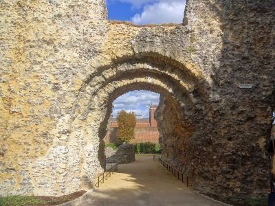 Abbey-Gatehouse.jpg